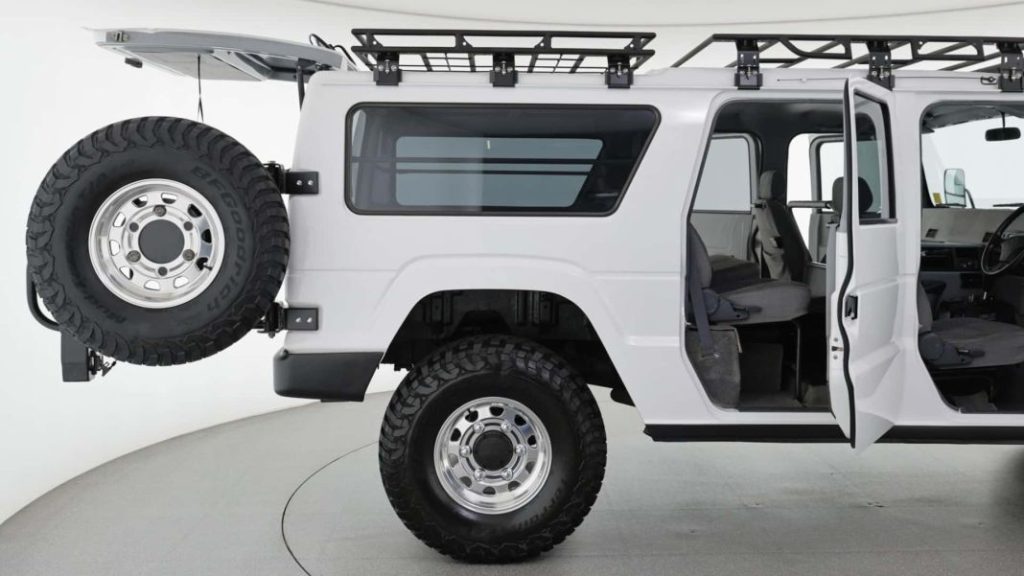 1996 Toyota Mega Cruiser Cars & Bids. Imagen detalle.