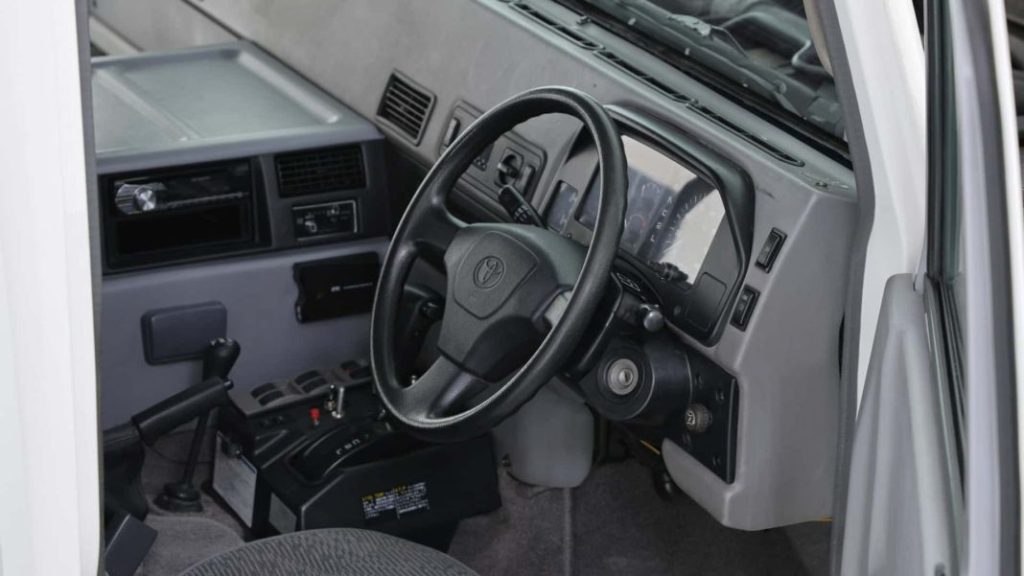 1996 toyota mega cruiser subasta 4 Motor16