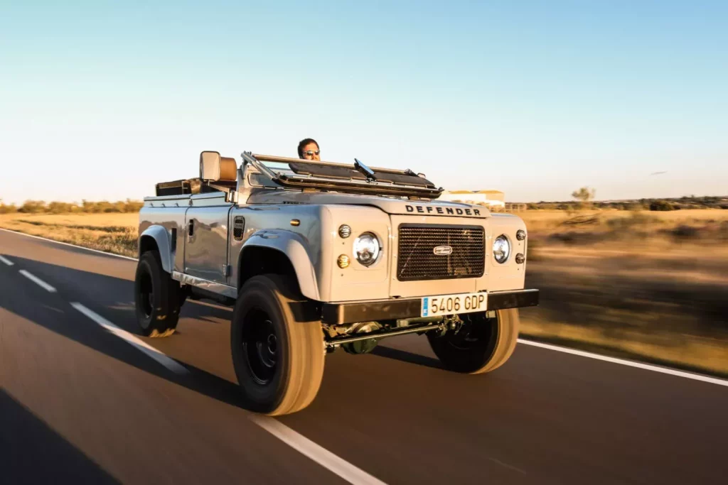 Este Land Rover Defender ha recorrido media España y ahora causa furor en EE.UU. 12 Motor16 1997 Land Rover Defender Reborn 10 Motor16
