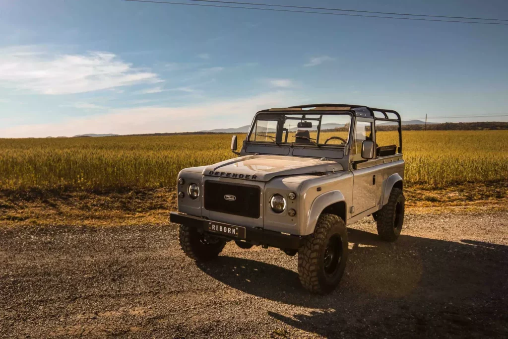 Este Land Rover Defender ha recorrido media España y ahora causa furor en EE.UU. 13 Motor16 1997 Land Rover Defender Reborn 11 Motor16