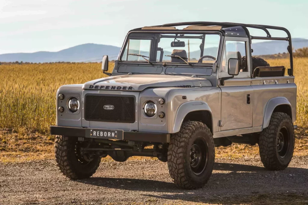 Este Land Rover Defender ha recorrido media España y ahora causa furor en EE.UU. 14 Motor16 1997 Land Rover Defender Reborn 12 Motor16
