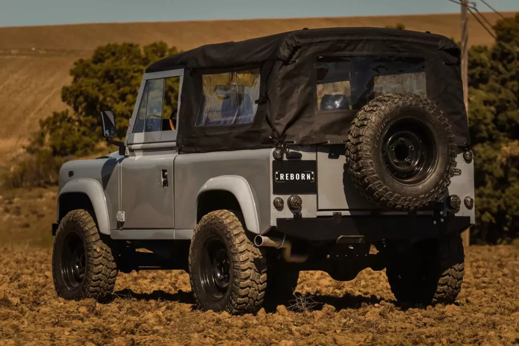 Este Land Rover Defender ha recorrido media España y ahora causa furor en EE.UU. 18 Motor16 1997 Land Rover Defender Reborn 16 Motor16