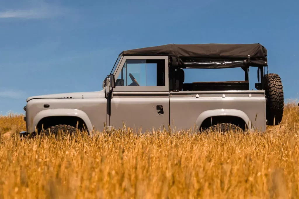 Este Land Rover Defender ha recorrido media España y ahora causa furor en EE.UU. 19 Motor16 1997 Land Rover Defender Reborn 17 Motor16