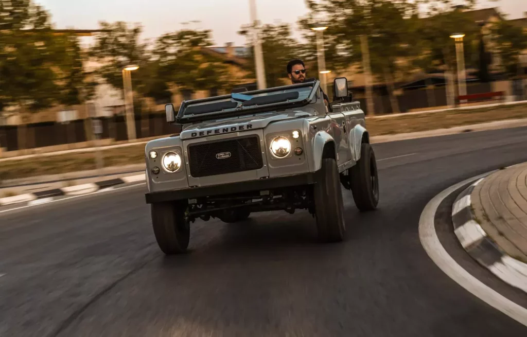 Este Land Rover Defender ha recorrido media España y ahora causa furor en EE.UU. 6 Motor16 1997 Land Rover Defender Reborn 4 Motor16