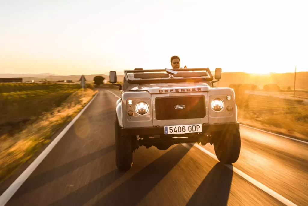 Este Land Rover Defender ha recorrido media España y ahora causa furor en EE.UU. 11 Motor16 1997 Land Rover Defender Reborn 9 Motor16