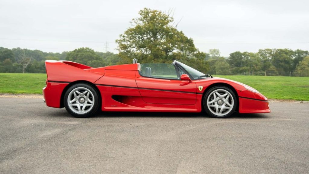 El Ferrari F50 de Rod Stewart está buscando un nuevo hogar 3 Motor16 1997 ferrari f50 rod stewart 1 Motor16
