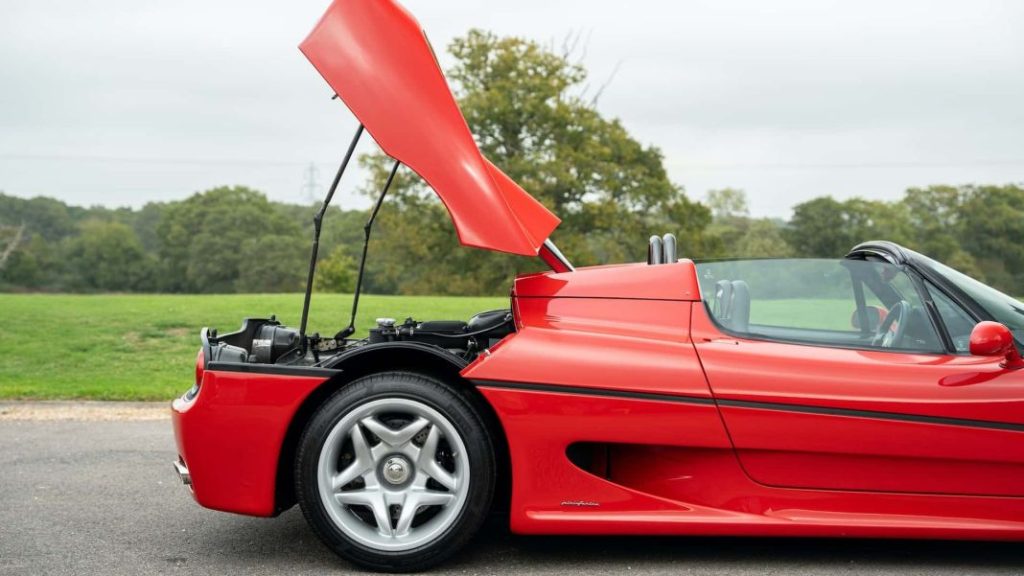 El Ferrari F50 de Rod Stewart está buscando un nuevo hogar 18 Motor16 1997 ferrari f50 rod stewart 16 Motor16