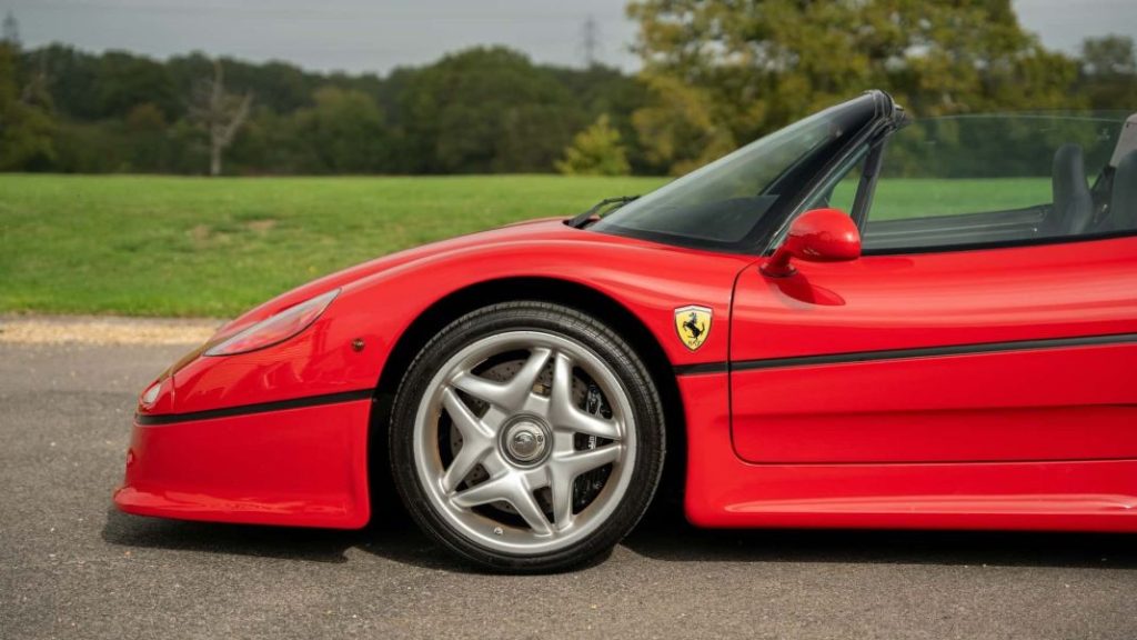 El Ferrari F50 de Rod Stewart está buscando un nuevo hogar 19 Motor16 1997 ferrari f50 rod stewart 17 Motor16