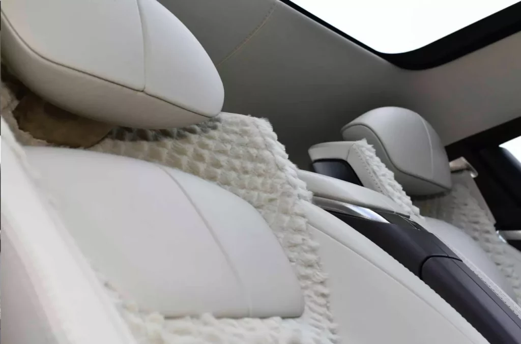 Olvida el DBX: Este es el primer SUV de Aston Martin y está buscando hogar 16 Motor16 2009 Aston Martin Lagonda SUV Concept 14 Motor16