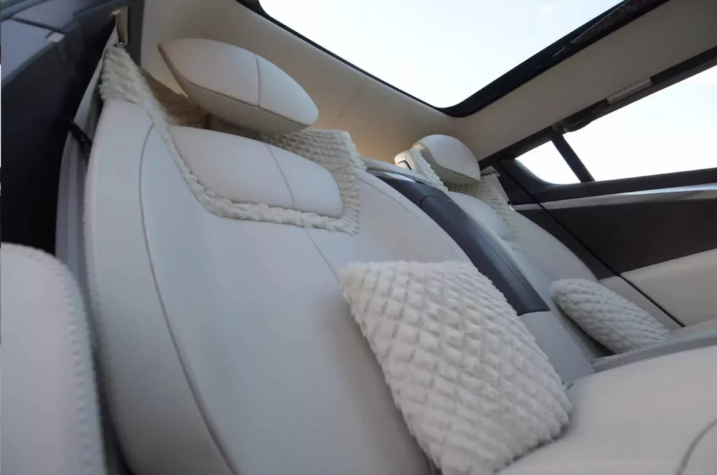 Olvida el DBX: Este es el primer SUV de Aston Martin y está buscando hogar 17 Motor16 2009 Aston Martin Lagonda SUV Concept 15 Motor16
