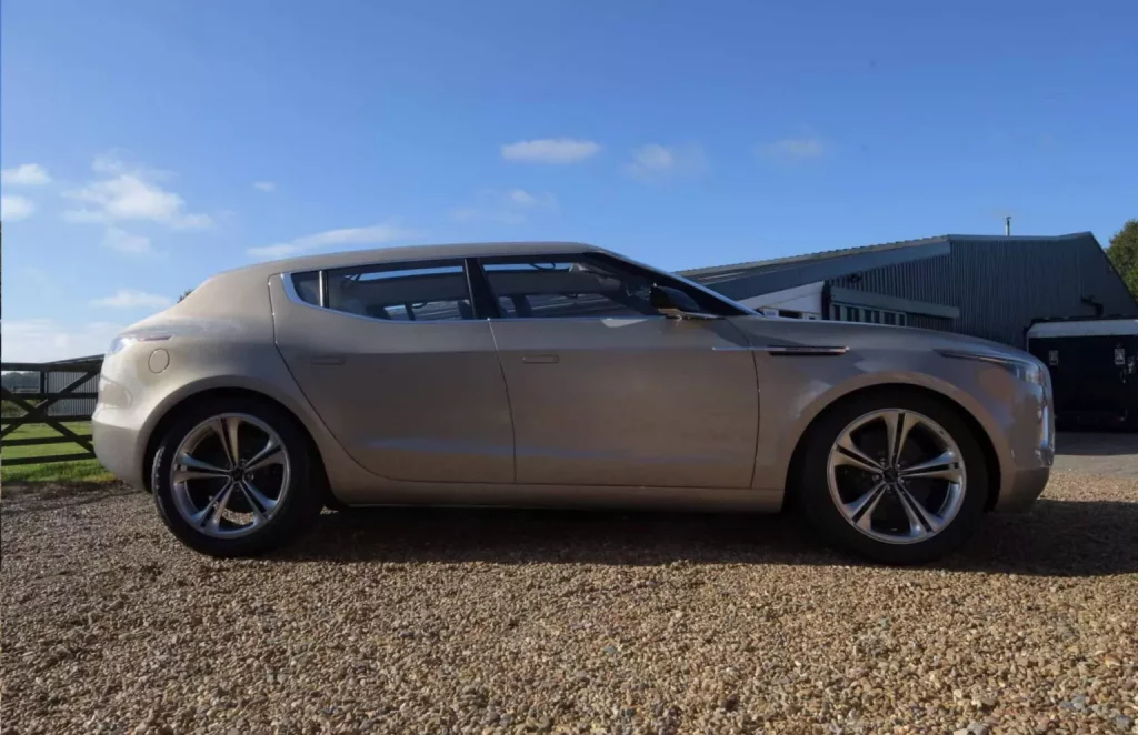 Olvida el DBX: Este es el primer SUV de Aston Martin y está buscando hogar 6 Motor16 2009 Aston Martin Lagonda SUV Concept 4 Motor16