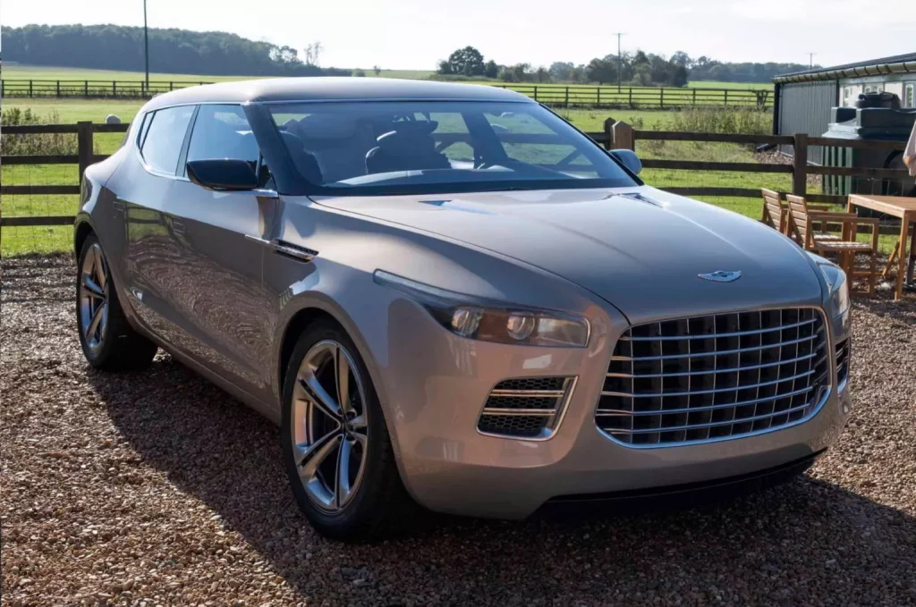 Olvida el DBX: Este es el primer SUV de Aston Martin y está buscando hogar 7 Motor16 2009 Aston Martin Lagonda SUV Concept 5 Motor16