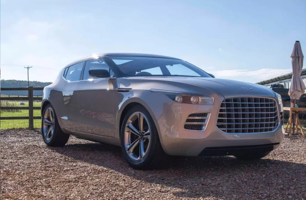 Olvida el DBX: Este es el primer SUV de Aston Martin y está buscando hogar 11 Motor16 2009 Aston Martin Lagonda SUV Concept 9 Motor16