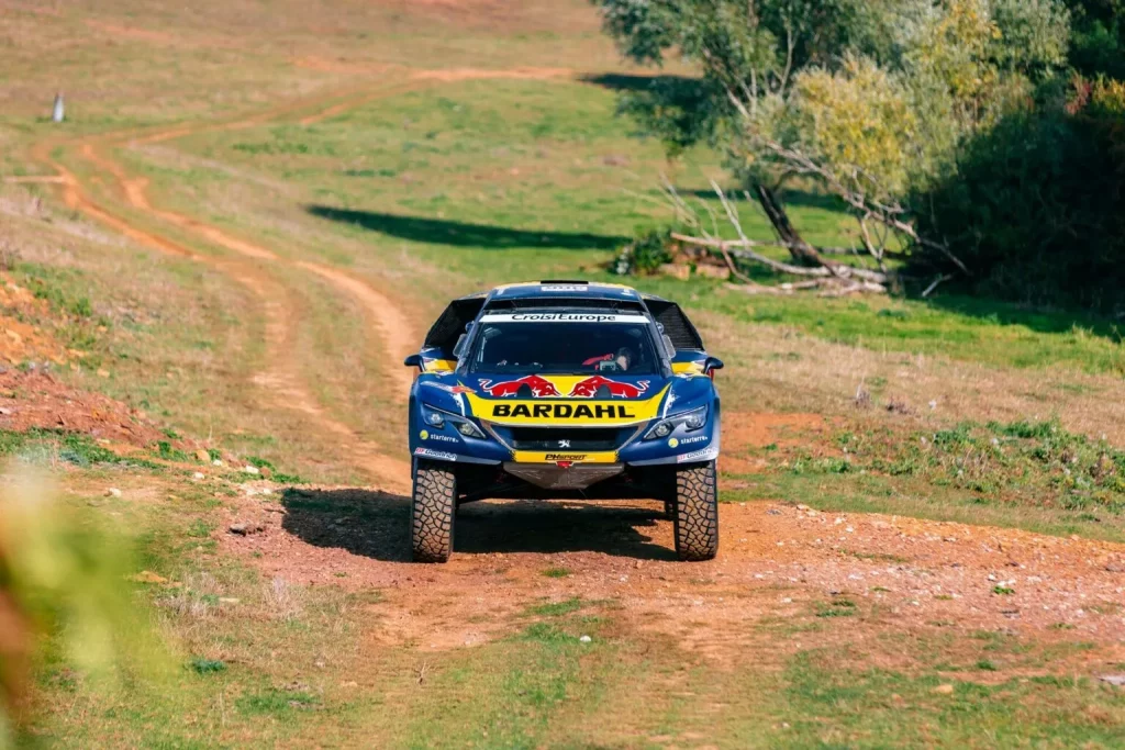 Este Peugeot 3008 DKR pilotado por Loeb y Despres está buscando hogar 22 Motor16 2017 Peugeot 3008 DKR RM 19 Motor16