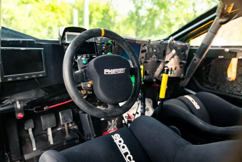 Este Peugeot 3008 DKR pilotado por Loeb y Despres está buscando hogar 7 Motor16 2017 Peugeot 3008 DKR RM 4 Motor16