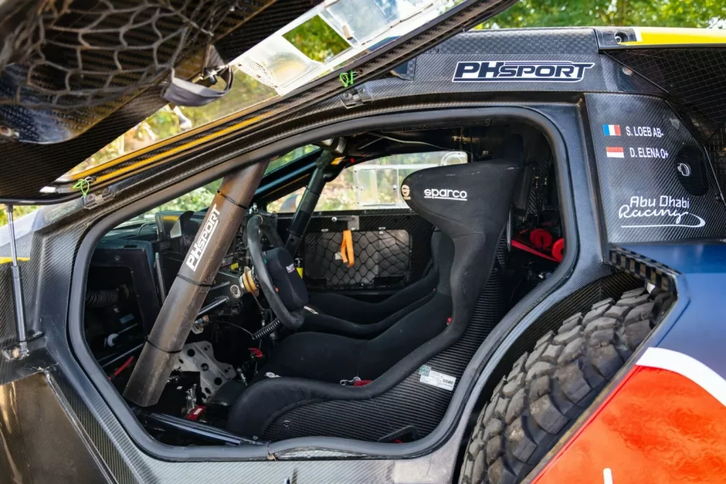 Este Peugeot 3008 DKR pilotado por Loeb y Despres está buscando hogar 12 Motor16 2017 Peugeot 3008 DKR RM 9 Motor16