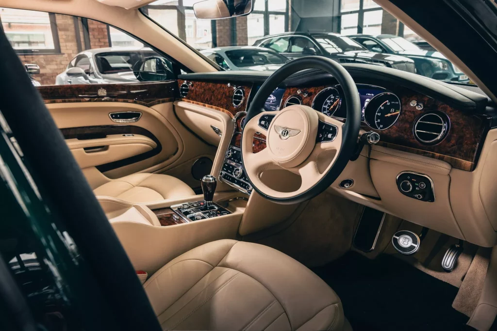 El Bentley Mulsanne de la realeza británica regresa a su hogar 2 Motor16 2020 Bentley Mulsanne Isabel II. Imagen interior.