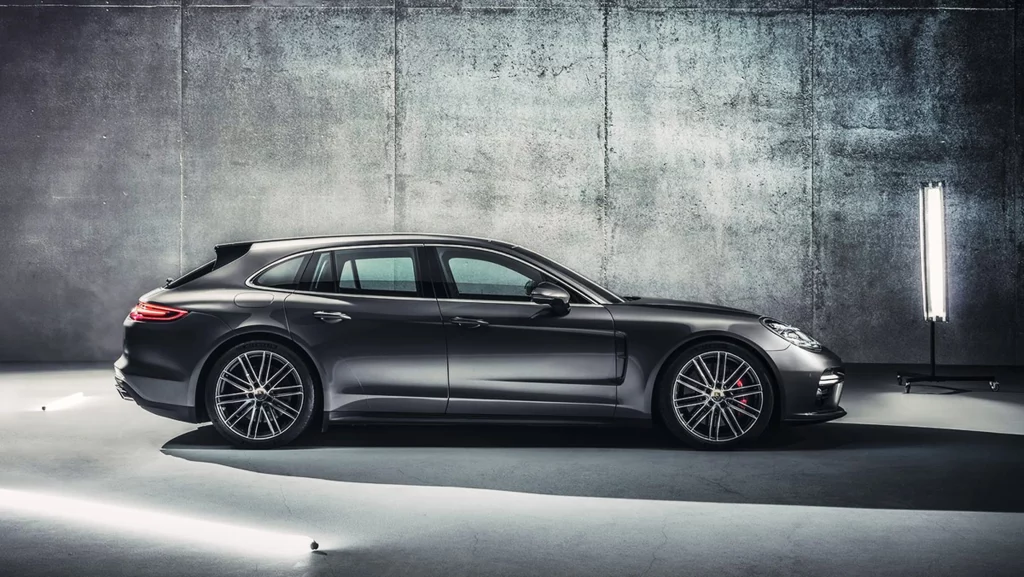 2020 Porsche Panamera Sport Turismo. Imagen perfil.