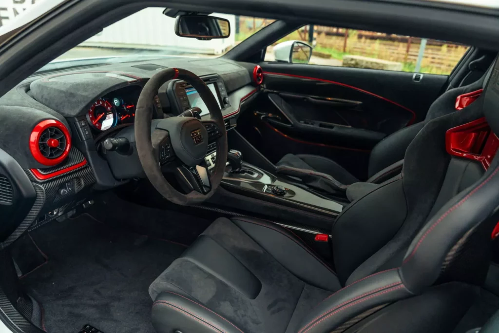 2021 Nissan GT-R50 Italdesign RM Sotheby's. Imagen interior.