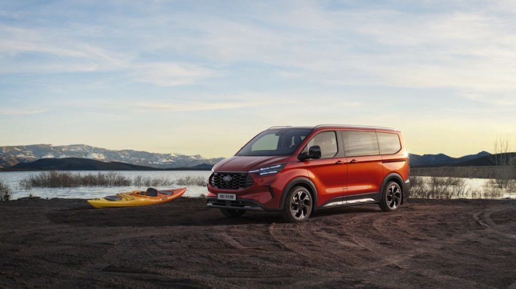 2022 FORD TOURNEO ACTIVE 01 Motor16