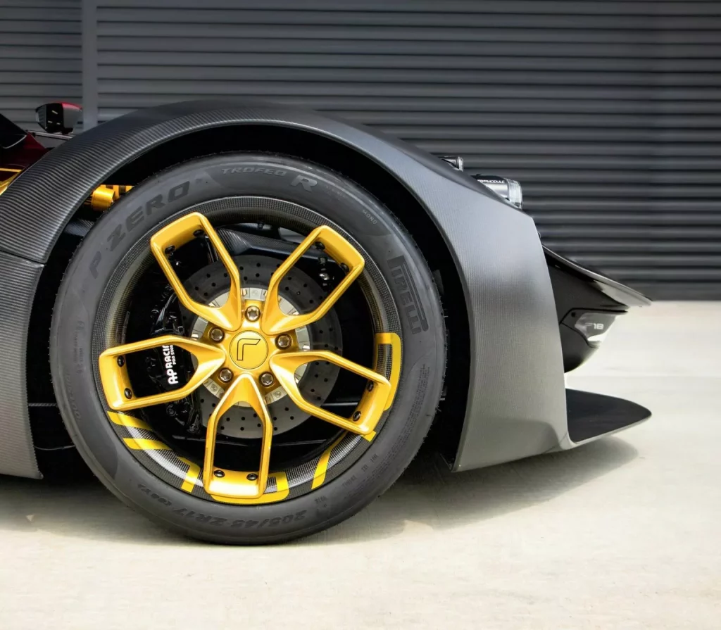 El BAC Mono R se viste de oro por expreso deseo de un Youtuber 8 Motor16 2023 BAC Mono R Jordan Youtuber 6 Motor16