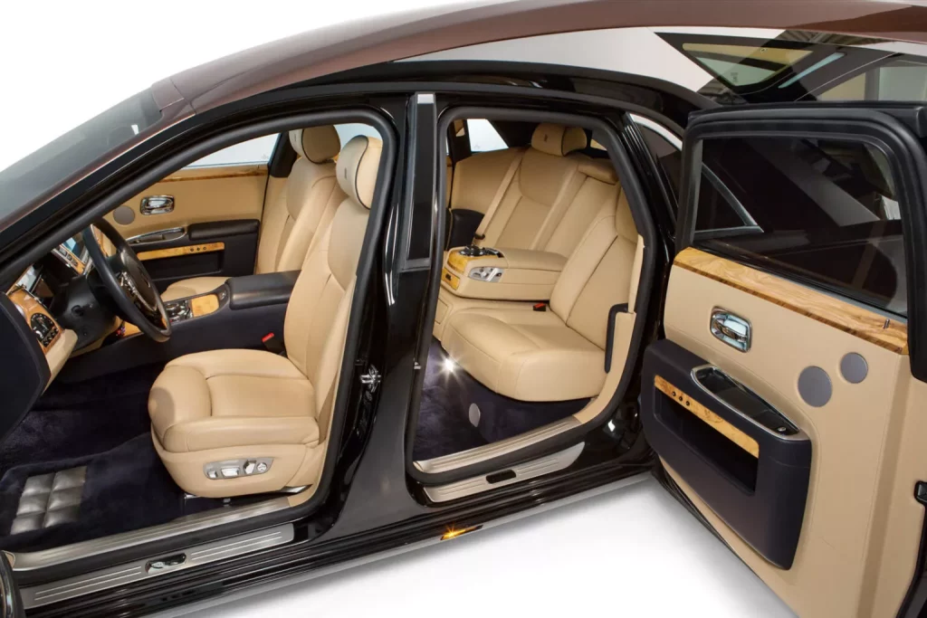 Este Rolls-Royce Ghost lo han creado para darte un capricho en tu último viaje 9 Motor16 2023 Biemme Rolls Royce Ghost Ghoset 8 Motor16