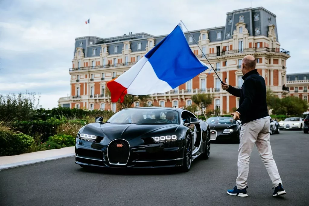 2023 Bugatti Tour 5 Motor16