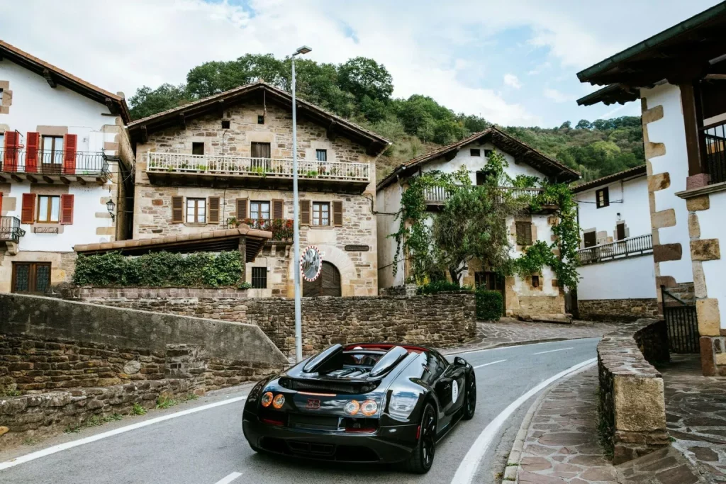 2023 Bugatti Tour 7 Motor16