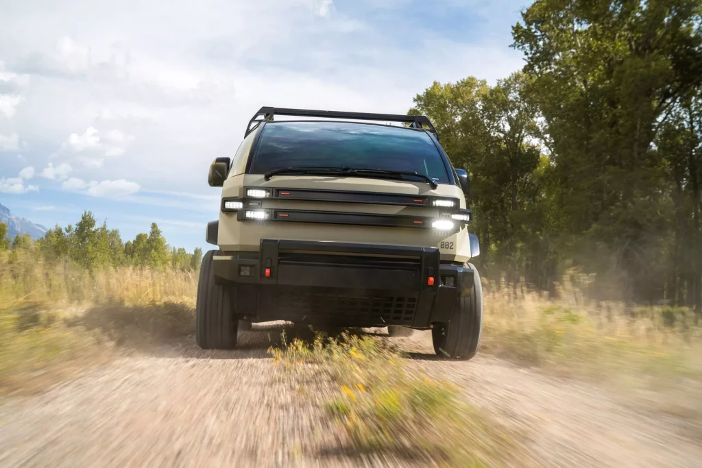 2023 Canoo Bulldog. Imagen frontal.
