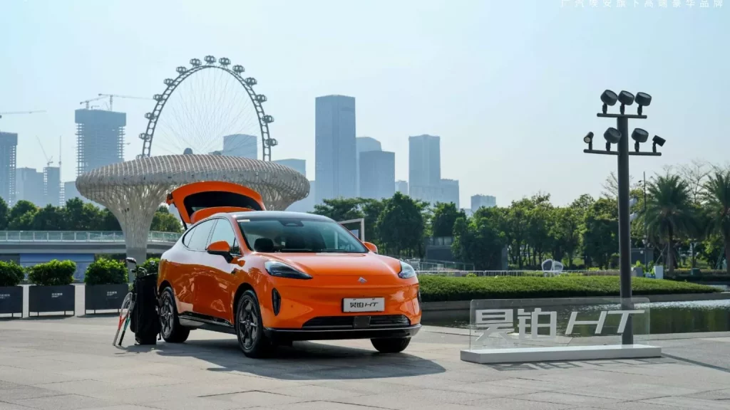 2023 GAC Aion Hyper HT. Imagen exterior.