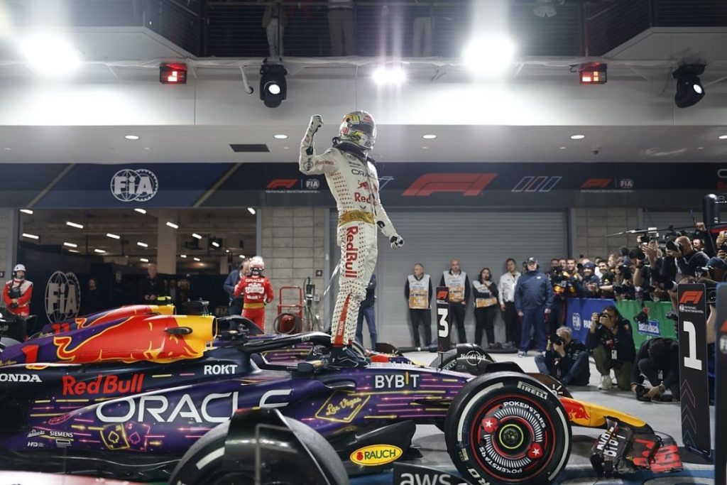 Las cifras que muestran cómo Max Verstappen y Red Bull han crujido a sus rivales 4 Motor16 2023 Gran Premio de Las Vegas F1. Imagen Verstappen.