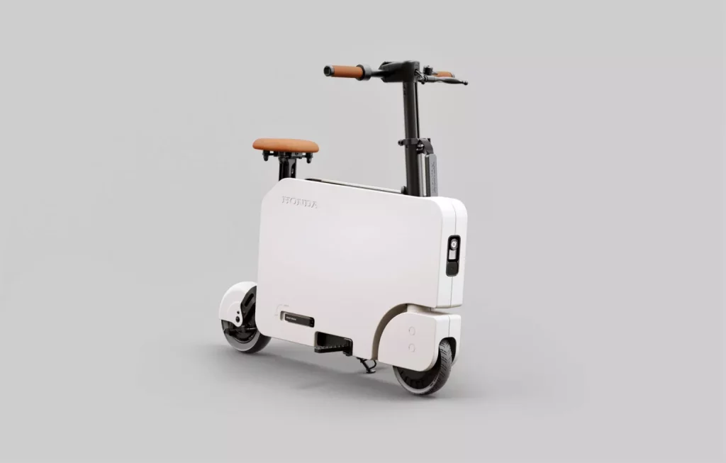 Honda Motocompacto: la alternativa a los patinetes eléctricos ya se vende 2 Motor16 2023 Honda Motocompacto. Imagen estudio.