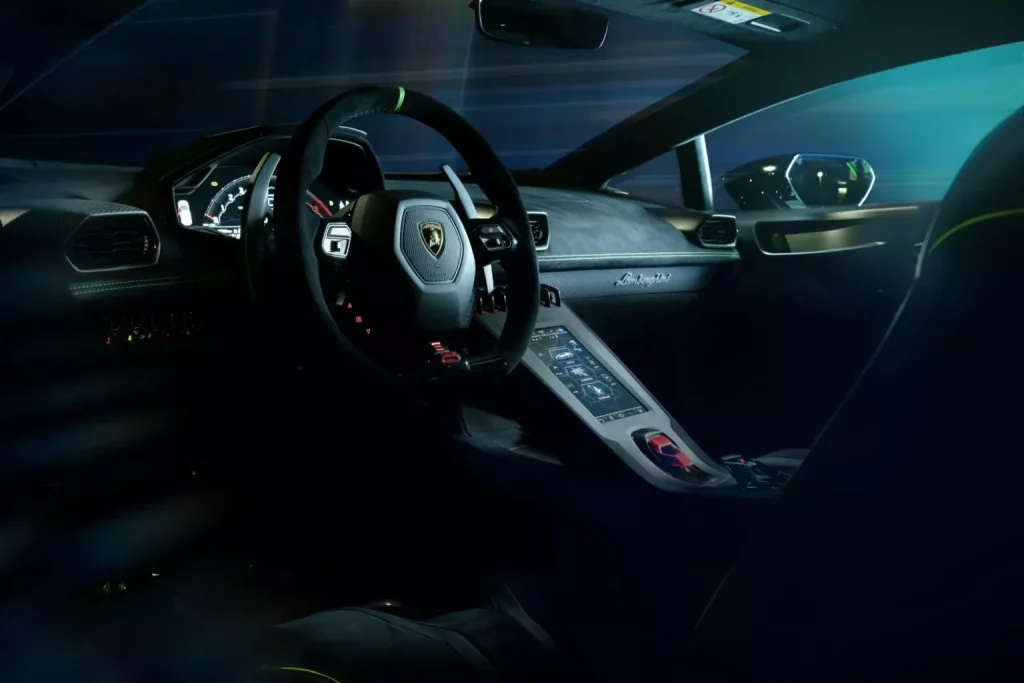 2023 Lamborghini Huracan STO SC 10. Imagen interior.