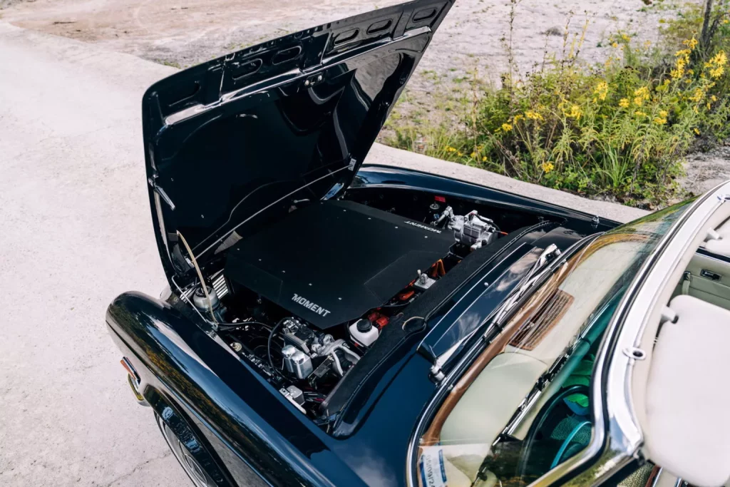 2023 Mercedes-Benz 280 SL Eléctrico. Imagen motor.