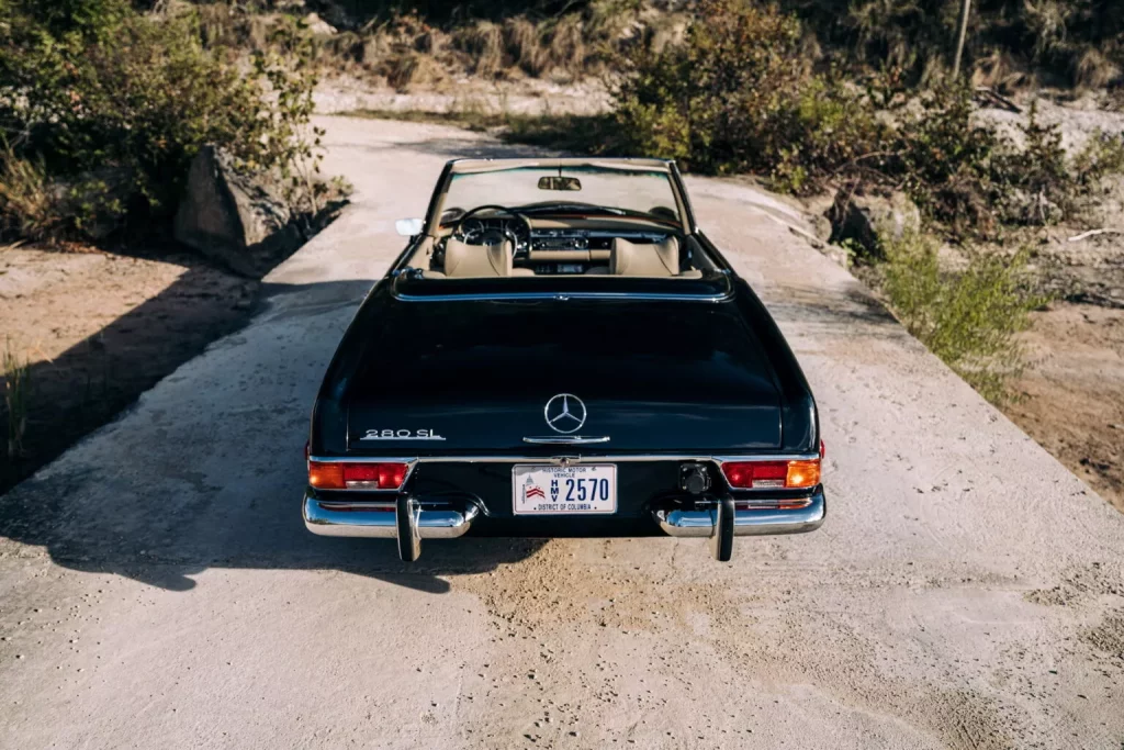 2023 Mercedes-Benz 280 SL Eléctrico. Imagen trasera.