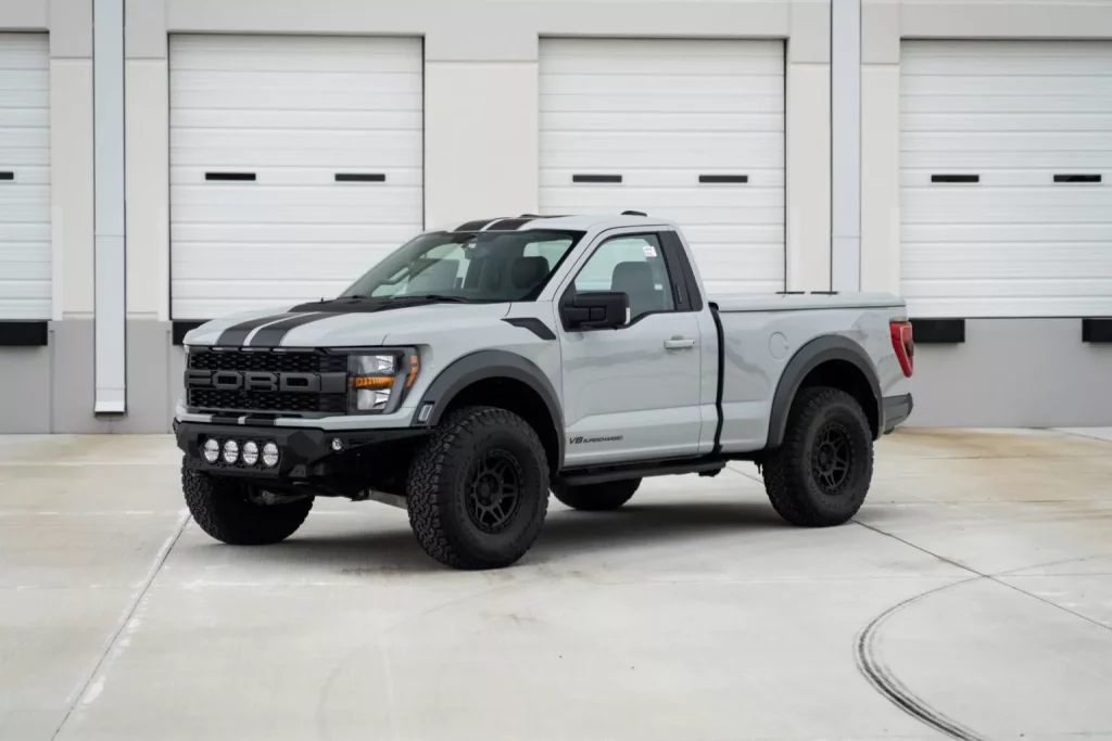 Este Ford F-150 Raptor R demuestra que 710 CV son pocos y que cuatro puertas son muchas 16 Motor16 2023 PaxPower F 150 Raptor R Gray 14 Motor16