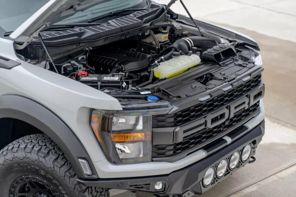 Este Ford F-150 Raptor R demuestra que 710 CV son pocos y que cuatro puertas son muchas 2 Motor16 2023 PaxPower Ford F-150 Raptor R. Imagen motor.