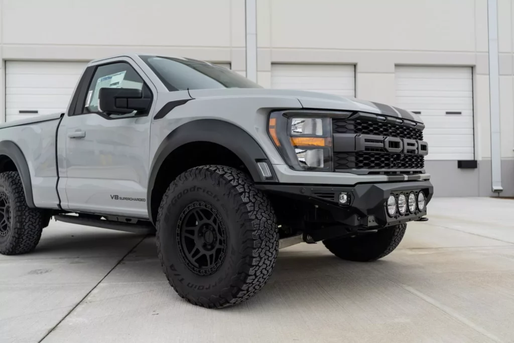 Este Ford F-150 Raptor R demuestra que 710 CV son pocos y que cuatro puertas son muchas 6 Motor16 2023 PaxPower F 150 Raptor R Gray 4 Motor16