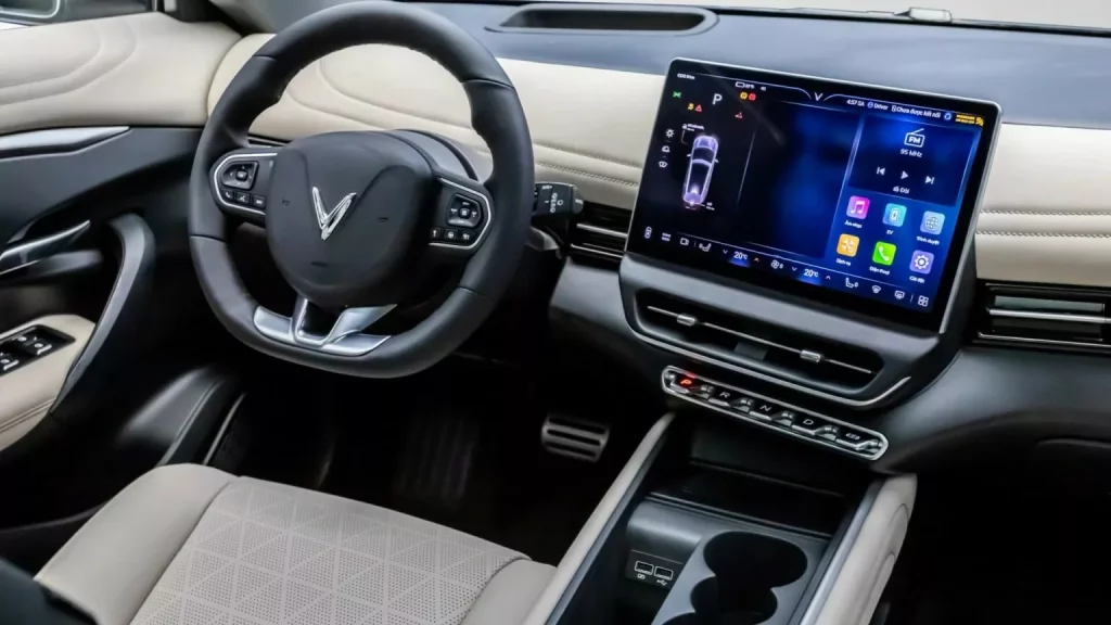 VinFast VF 7: Un nuevo SUV eléctrico que ha llegado a Vietnam 5 Motor16 2023 VinFast VF 7 3 Motor16