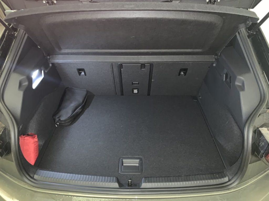 Volkswagen ID.3 PRO: Probamos un interesante eléctrico que se actualiza lo justo 20 Motor16 2023 Volkswagen ID 12 Motor16