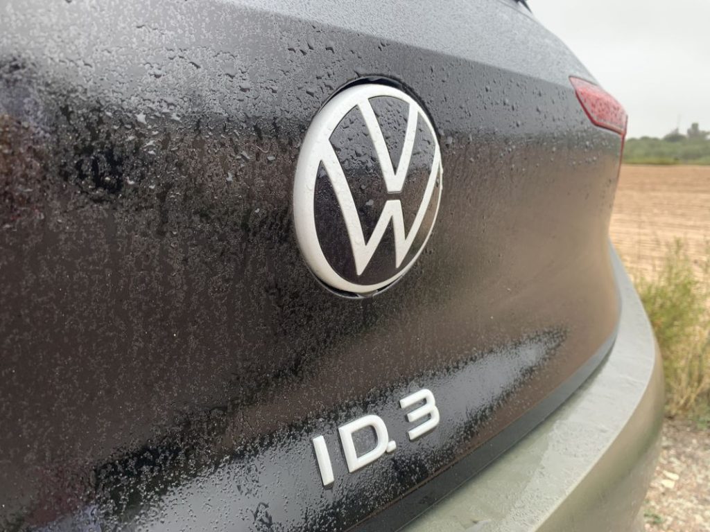 Volkswagen ID.3 PRO: Probamos un interesante eléctrico que se actualiza lo justo 15 Motor16 2023 Volkswagen ID 9 1 Motor16