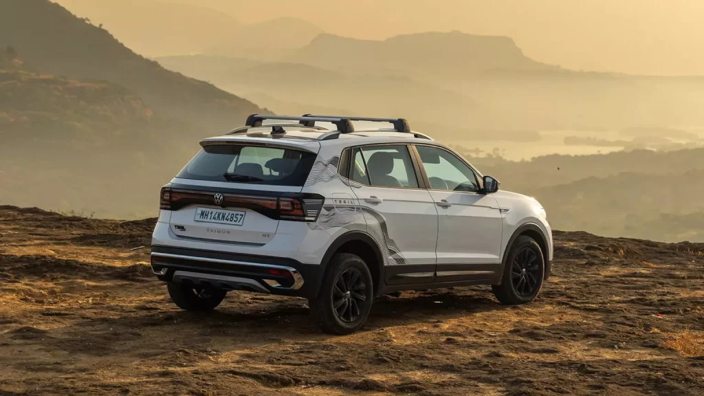 Volkswagen Taigun: El T-Cross para India estrena versión para tirarse al barro 1 Motor16 2023 Volkswagen Taigun GT Edge Trail Edition. Imagen trasera.