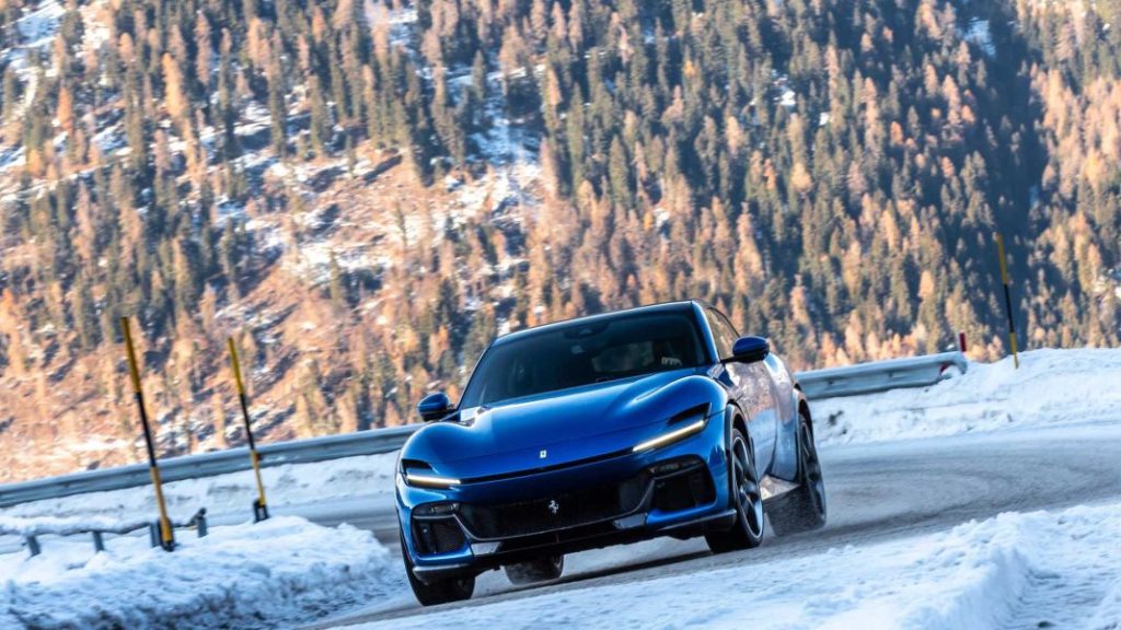 2023 Ferrari Purosangue. Imagen movimiento.