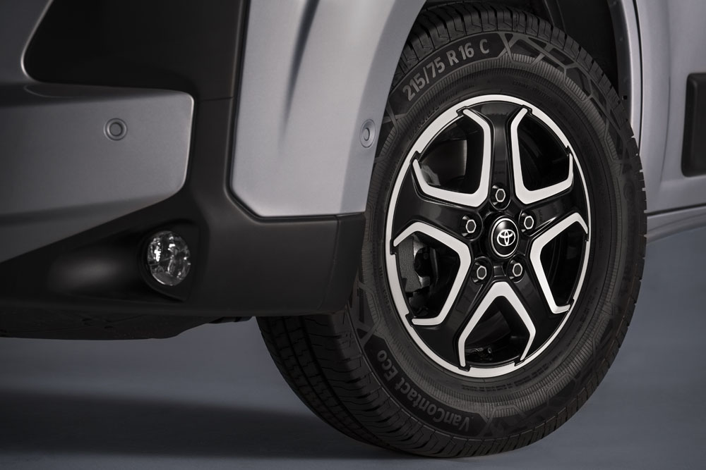 2023 proace max det 2 Motor16