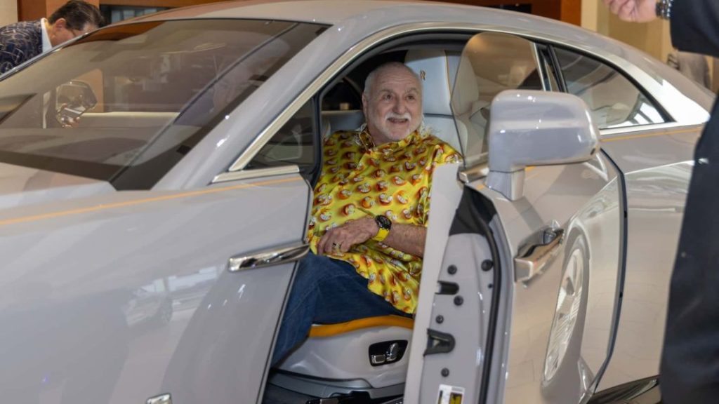 Este es el primer Rolls-Royce Spectre que llega a EE.UU. Y es para alguien que ya tiene 15 12 Motor16 2023 rolls royce spectre michael fux 11 Motor16