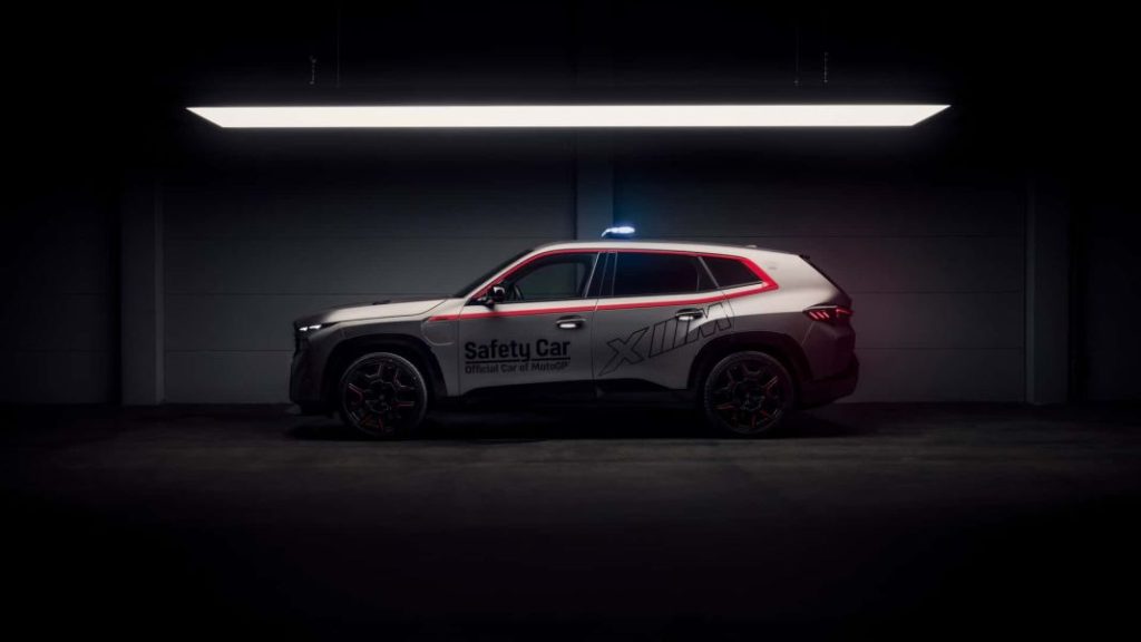 BMW XM: El Safety Car más poderoso y pesado en la historia de MotoGP 7 Motor16 2024 bmw xm label motogp safety car 3 Motor16