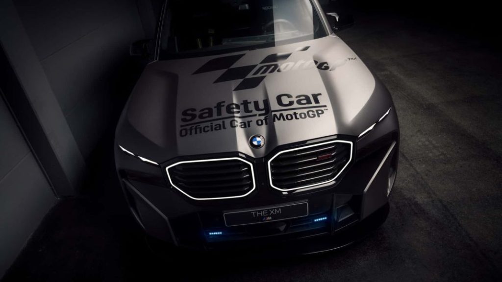 BMW XM: El Safety Car más poderoso y pesado en la historia de MotoGP 11 Motor16 2024 bmw xm label motogp safety car 7 Motor16