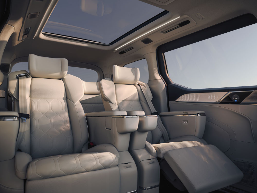 Volvo EM90, llega el salón rodante eléctrico 6 Motor16 320023 Volvo EM90 A space for living on the move Motor16