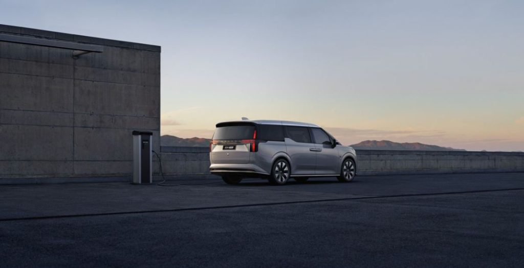 Volvo EM90, llega el salón rodante eléctrico 28 Motor16 320169 Volvo EM90 PR Images Motor16