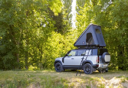 Si no tienes una furgoneta camper o una autocaravana no sufras: Aquí tienes dos soluciones de ‘quita y pon’, y mucho más baratas 154 Motor16 camper